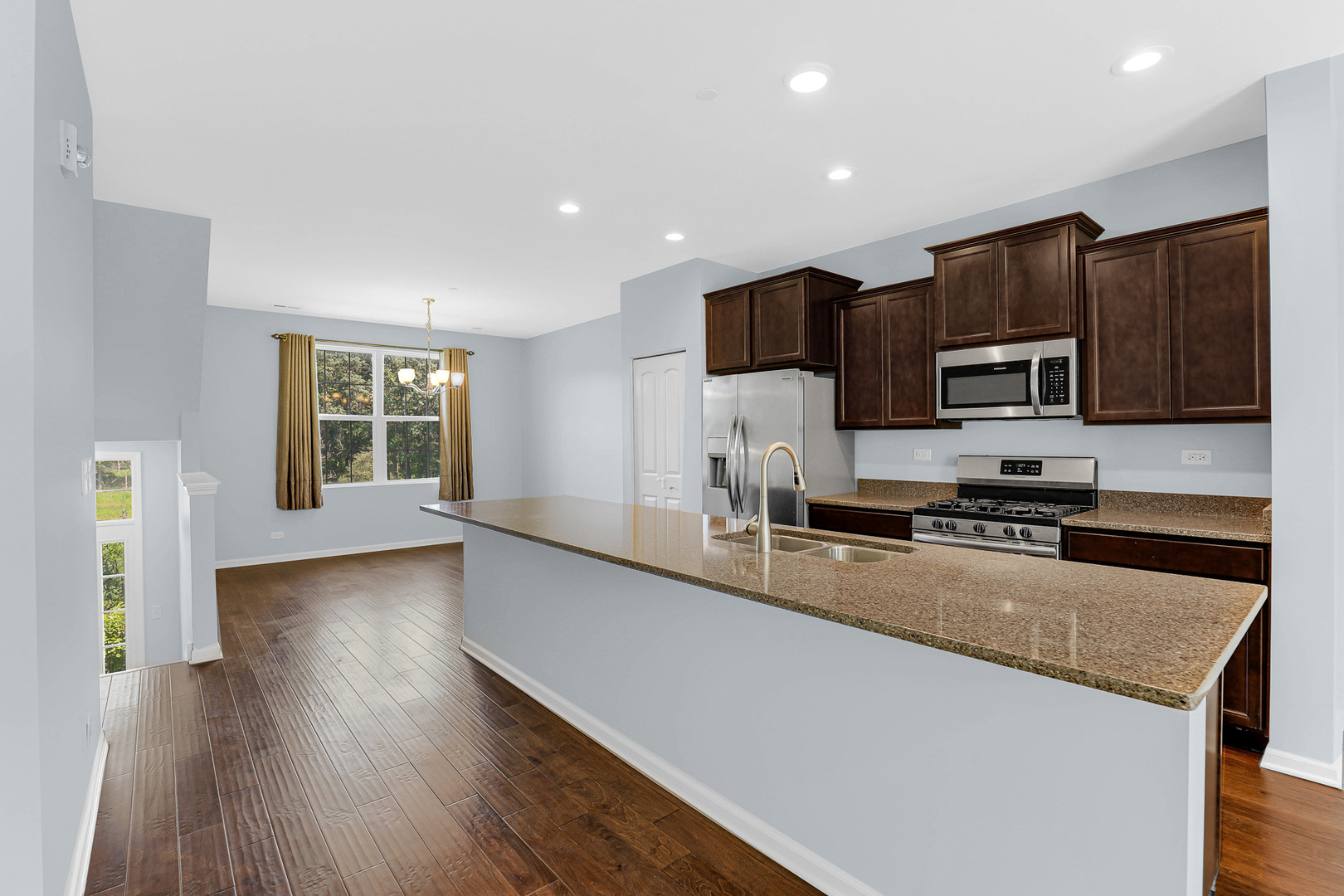 406 Prairie Court