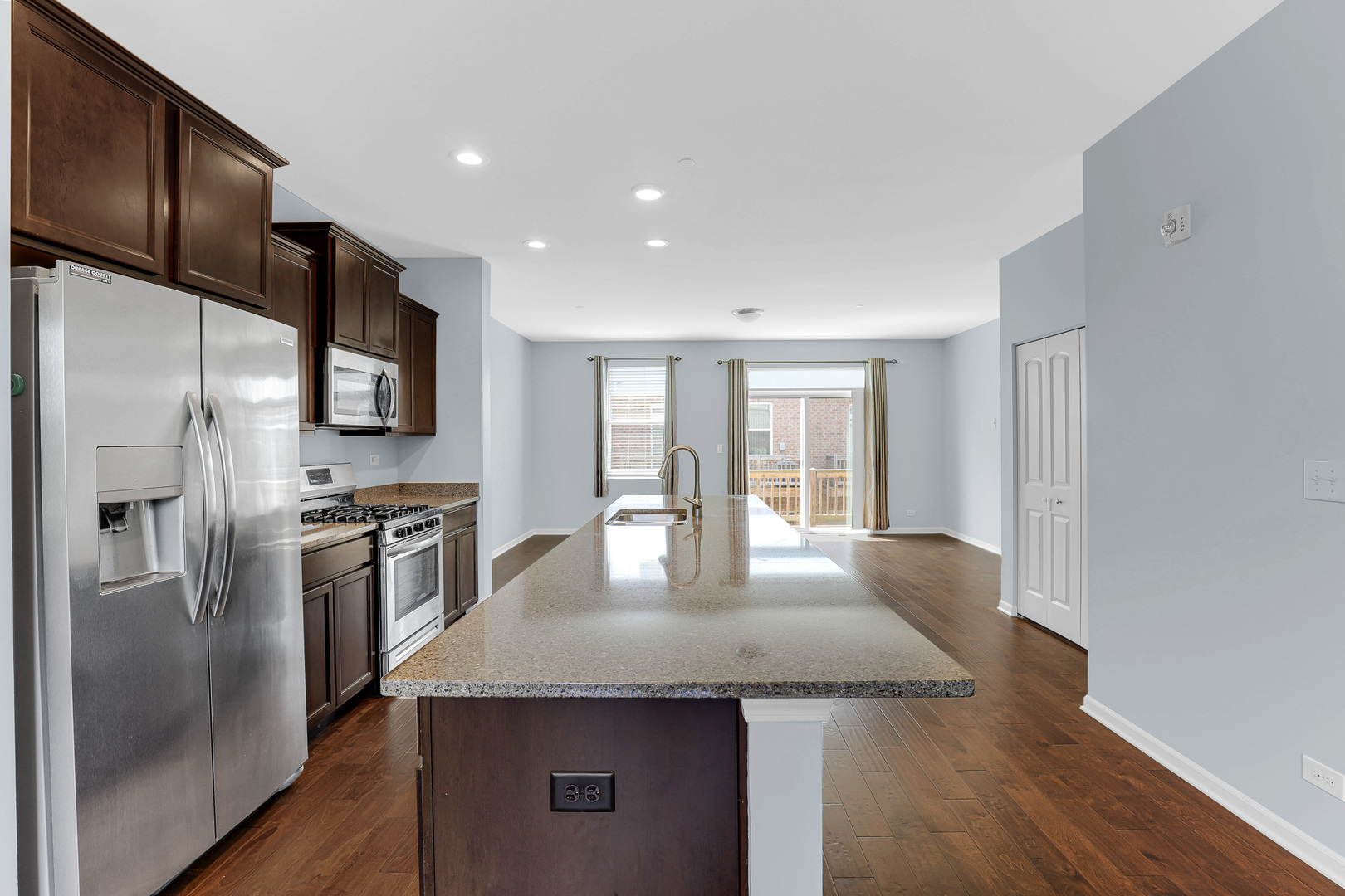 406 Prairie Court
