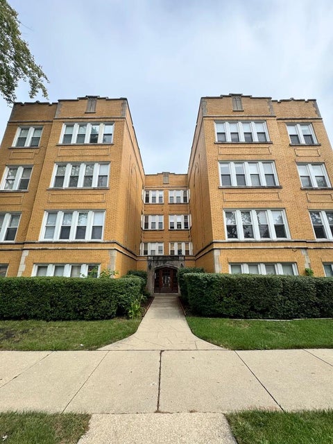 Tiny photo for 6309 N ALBANY Avenue #1A, Chicago, IL 60659 (MLS # 12763665)