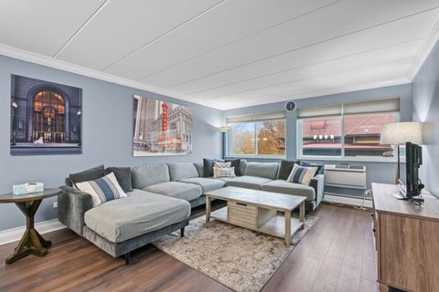 Tiny photo for 222 N Grove Avenue #2B, Oak Park, IL 60302 (MLS # 12484513)