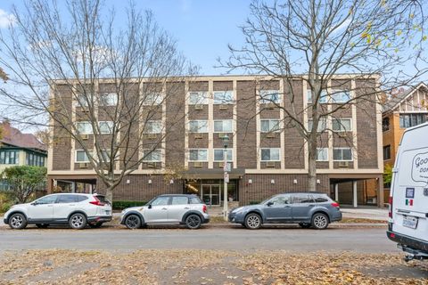 Photo of 222 N Grove Avenue #2B, Oak Park, IL 60302 (MLS # 12484513)