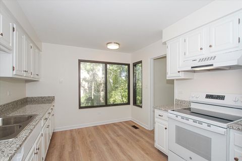 Tiny photo for 78A Foxwood Lane #M169, Lake Barrington, IL 60010 (MLS # 12462030)