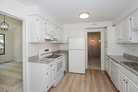 Tiny photo for 78A Foxwood Lane #M169, Lake Barrington, IL 60010 (MLS # 12462030)