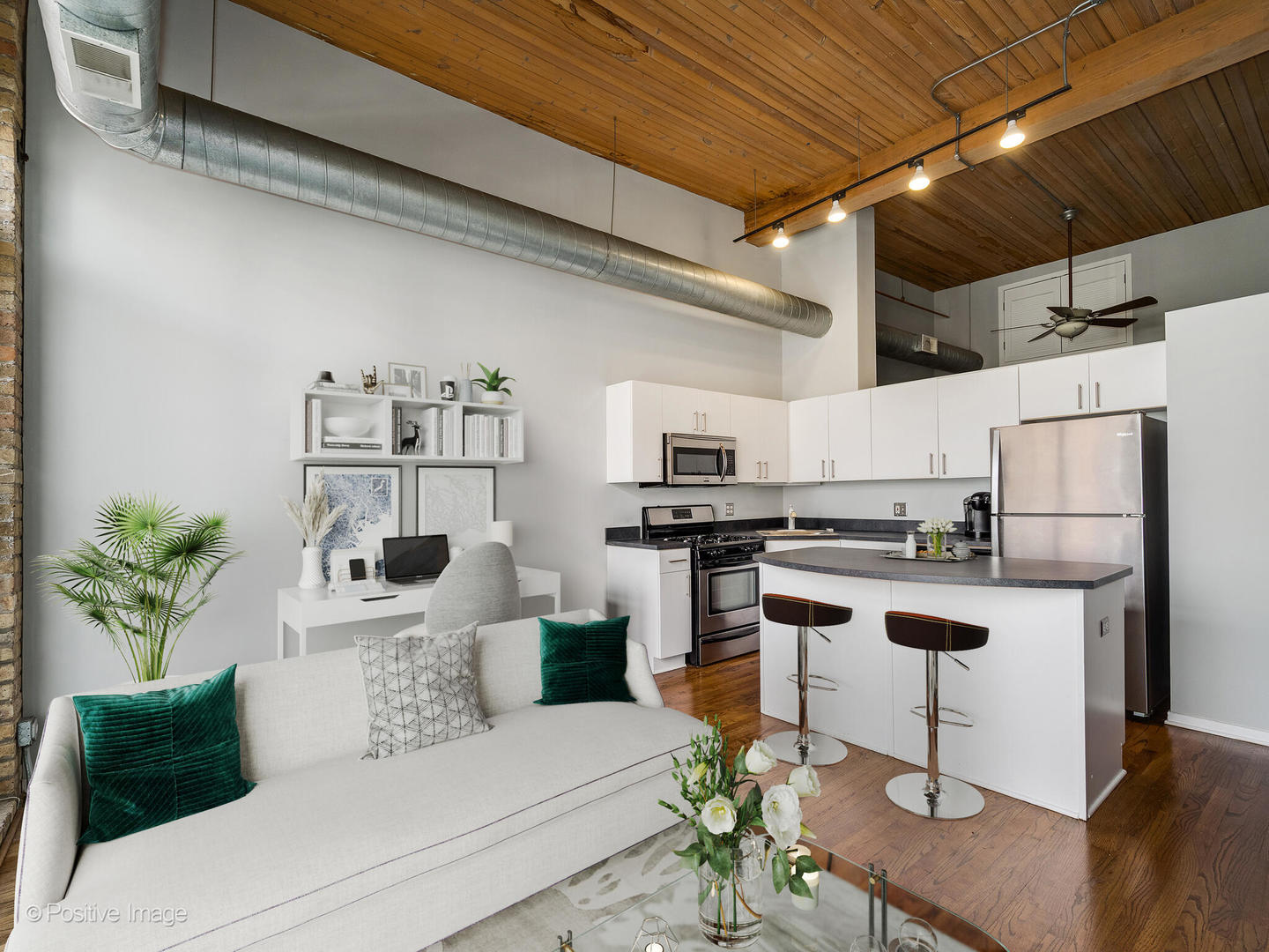 2333 W Saint Paul Avenue 331