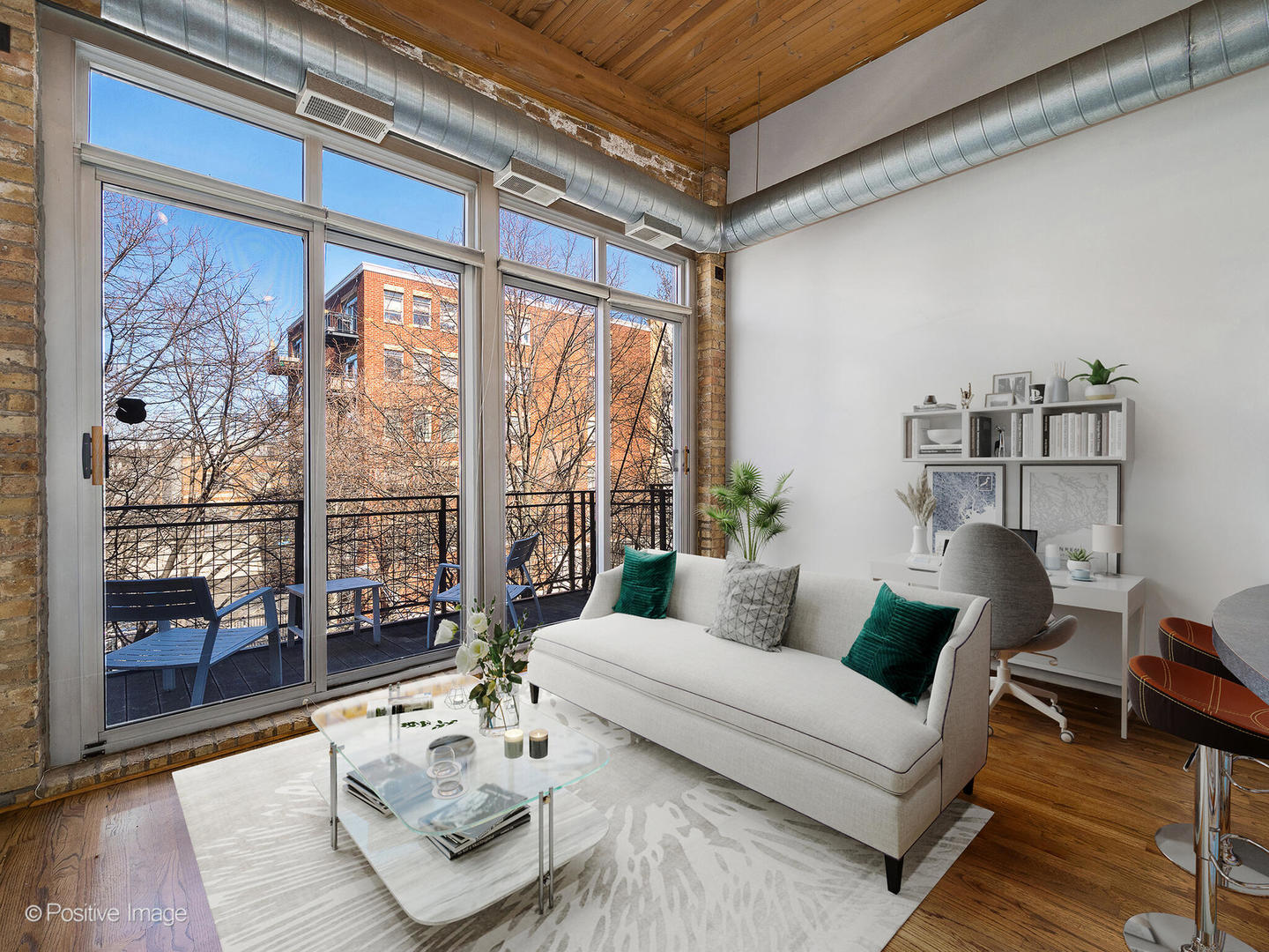 2333 W Saint Paul Avenue 331