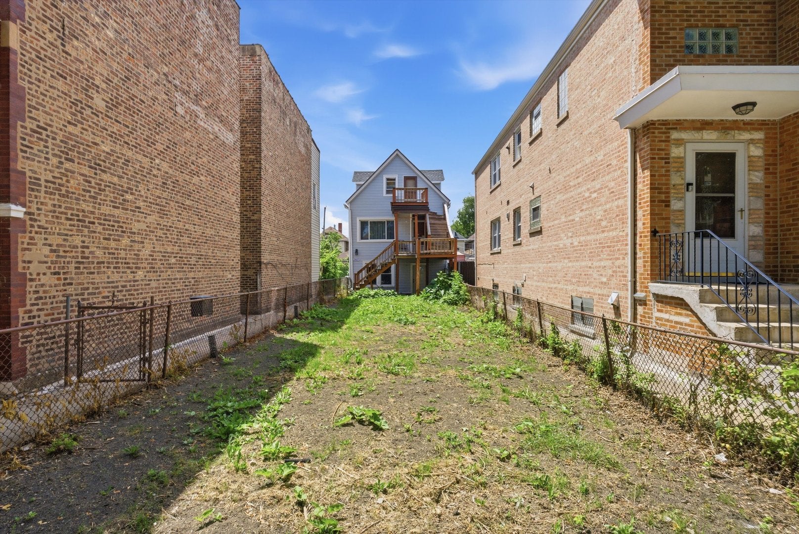 2627 W Montgomery Avenue