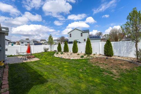 Tiny photo for 5317 Hillandale Road, Davenport, IA 52806 (MLS # 12618607)