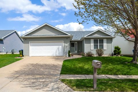 Tiny photo for 5317 Hillandale Road, Davenport, IA 52806 (MLS # 12618607)