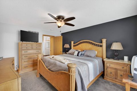 Tiny photo for 5317 Hillandale Road, Davenport, IA 52806 (MLS # 12618607)