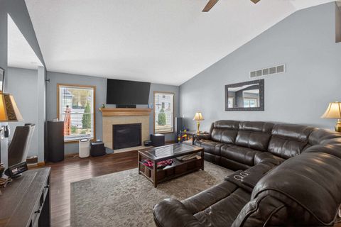 Tiny photo for 5317 Hillandale Road, Davenport, IA 52806 (MLS # 12618607)