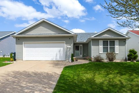 Photo of 5317 Hillandale Road, Davenport, IA 52806 (MLS # 12618607)