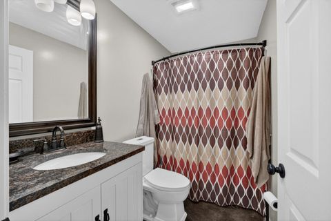 Tiny photo for 5317 Hillandale Road, Davenport, IA 52806 (MLS # 12618607)