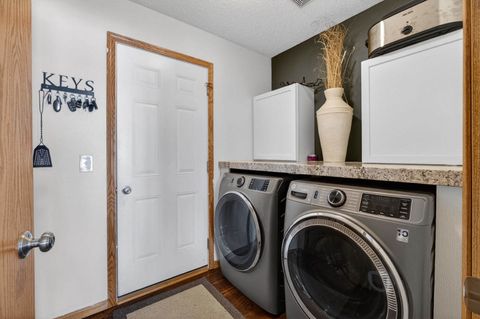 Tiny photo for 5317 Hillandale Road, Davenport, IA 52806 (MLS # 12618607)