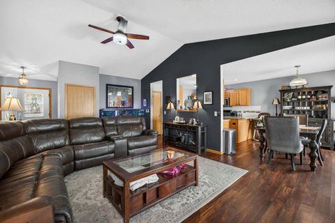 Tiny photo for 5317 Hillandale Road, Davenport, IA 52806 (MLS # 12618607)