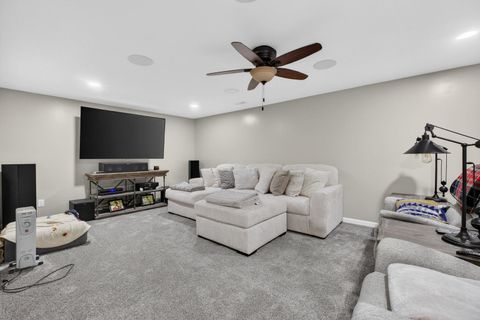 Tiny photo for 5317 Hillandale Road, Davenport, IA 52806 (MLS # 12618607)