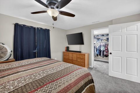 Tiny photo for 5317 Hillandale Road, Davenport, IA 52806 (MLS # 12618607)