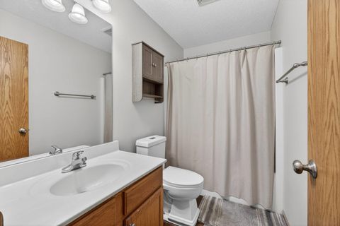 Tiny photo for 5317 Hillandale Road, Davenport, IA 52806 (MLS # 12618607)