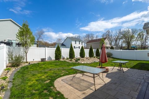 Tiny photo for 5317 Hillandale Road, Davenport, IA 52806 (MLS # 12618607)