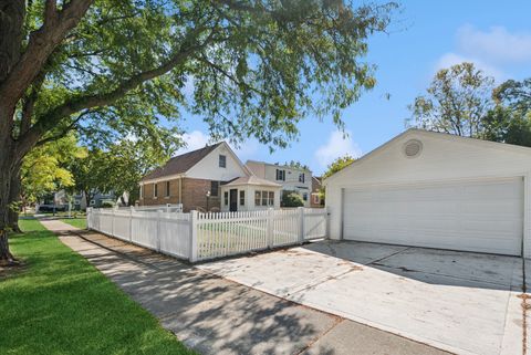 Tiny photo for 600 8th Avenue, La Grange, IL 60525 (MLS # 12504941)
