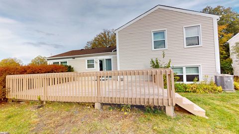 Tiny photo for 1327 Larchmont Drive, Buffalo Grove, IL 60089 (MLS # 12527679)