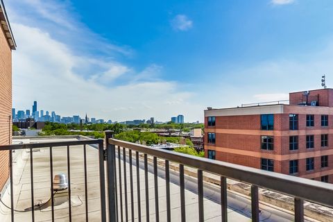 Tiny photo for 2300 N Commonwealth Avenue #7D, Chicago, IL 60614 (MLS # 12485074)