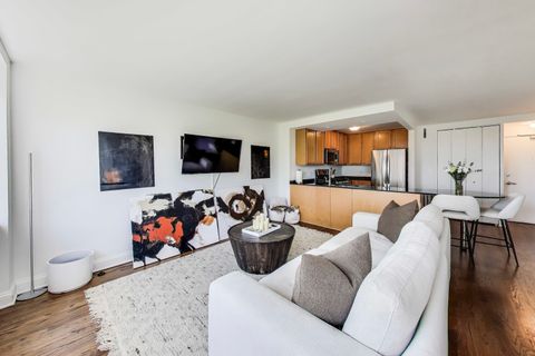 Tiny photo for 2300 N Commonwealth Avenue #7D, Chicago, IL 60614 (MLS # 12485074)