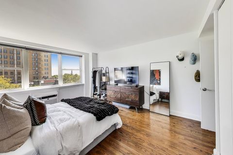 Tiny photo for 2300 N Commonwealth Avenue #7D, Chicago, IL 60614 (MLS # 12485074)