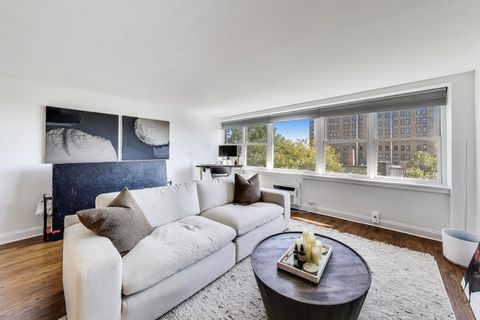 Tiny photo for 2300 N Commonwealth Avenue #7D, Chicago, IL 60614 (MLS # 12485074)