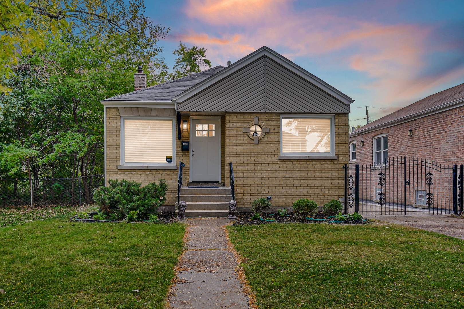 703 W 129th Place