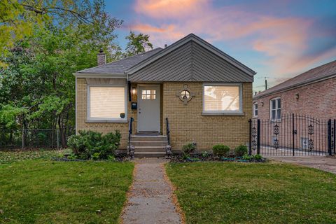 Tiny photo for 703 W 129th Place, Chicago, IL 60628 (MLS # 12502114)