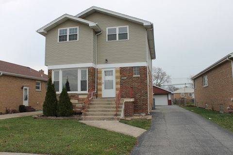 A home in Evergreen Park