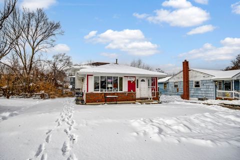 Photo of 4022 N Cass Avenue, Westmont, IL 60559 (MLS # 12529905)