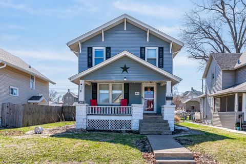 Photo of 911 W 16th Street, Davenport, IA 52804 (MLS # 12600502)