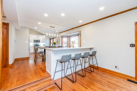 Tiny photo for 16624 Manchester Street, Tinley Park, IL 60477 (MLS # 12612197)