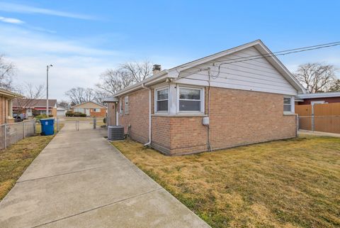 Tiny photo for 8936 Sproat Avenue, Oak Lawn, IL 60453 (MLS # 12570736)