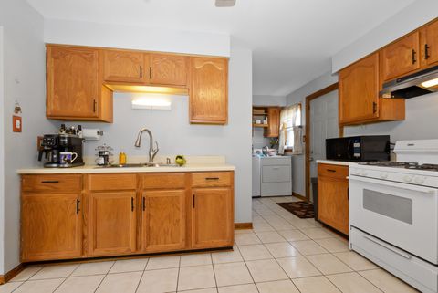 Tiny photo for 8936 Sproat Avenue, Oak Lawn, IL 60453 (MLS # 12570736)