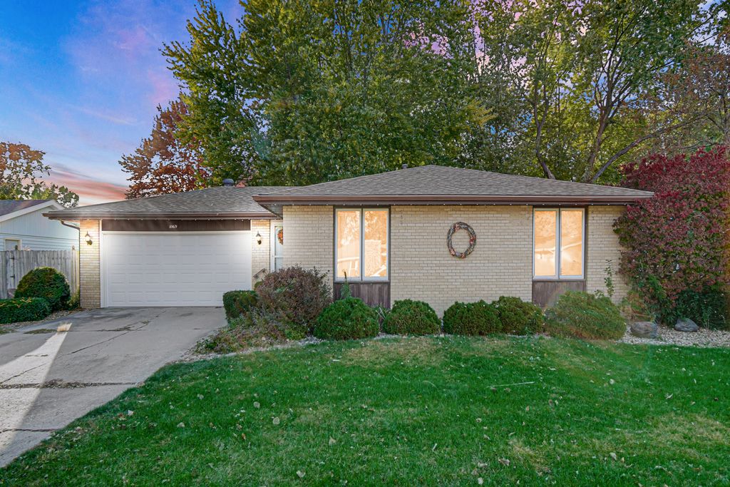 Photo for 1069 FLAMINGO Lane, Bradley, IL 60915 (MLS # 12504715)