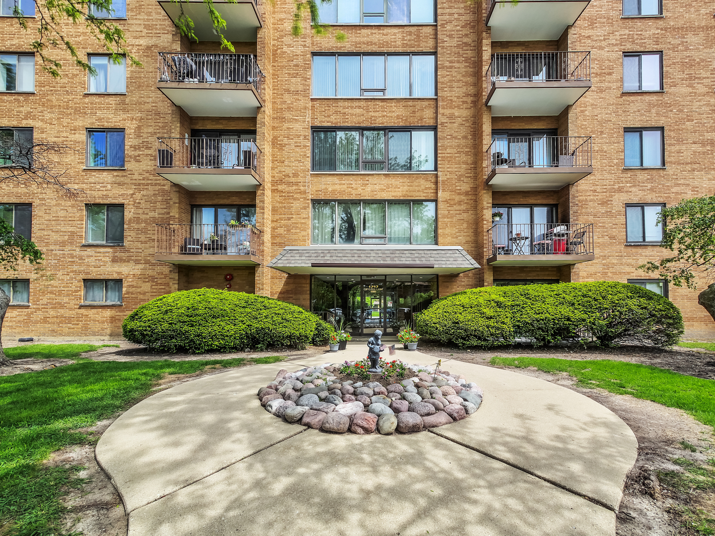 1747 W CRYSTAL Lane 210