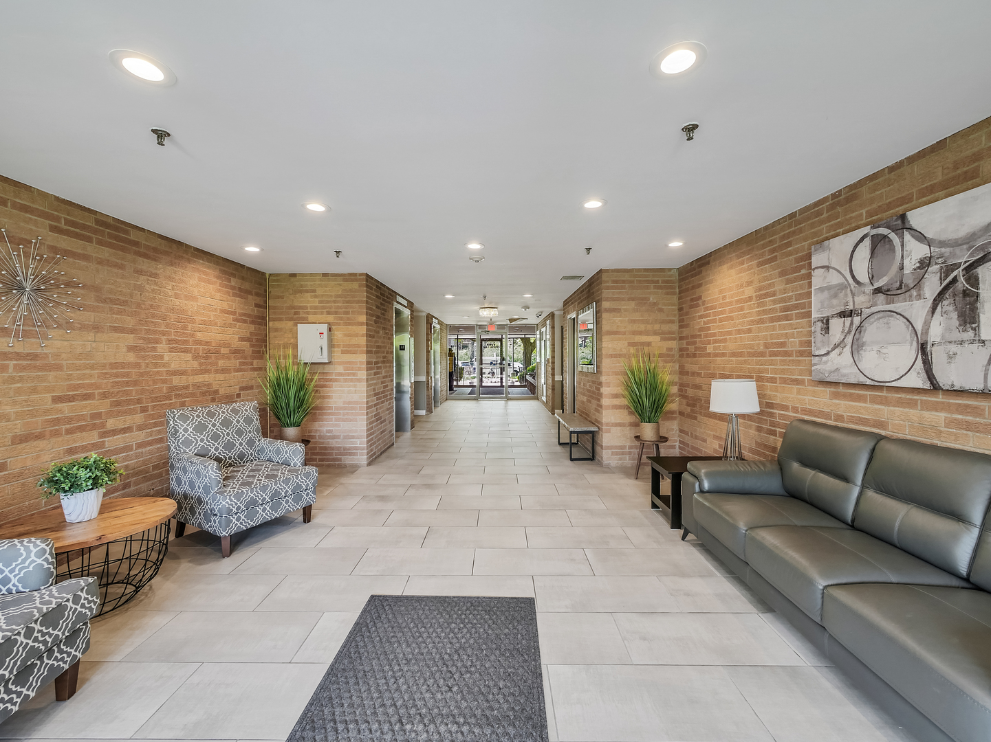 1747 W CRYSTAL Lane 210