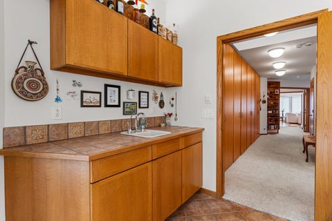 Tiny photo for 2402 N Nottingham Court, Champaign, IL 61821 (MLS # 12545397)