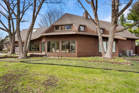 Tiny photo for 2402 N Nottingham Court, Champaign, IL 61821 (MLS # 12545397)