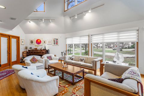 Tiny photo for 2402 N Nottingham Court, Champaign, IL 61821 (MLS # 12545397)