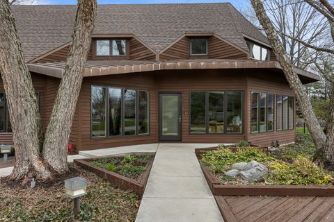 Tiny photo for 2402 N Nottingham Court, Champaign, IL 61821 (MLS # 12545397)