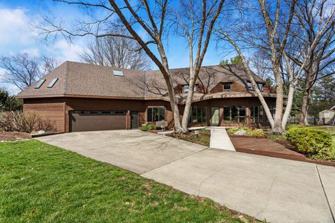 Photo of 2402 N Nottingham Court, Champaign, IL 61821 (MLS # 12545397)