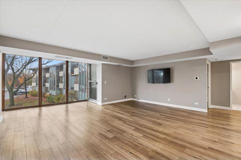 Tiny photo for 1301 N Western Avenue #211, Lake Forest, IL 60045 (MLS # 12520569)