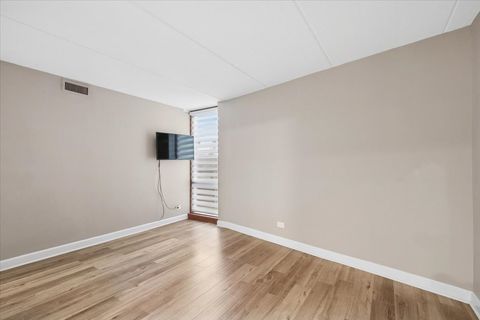 Tiny photo for 1301 N Western Avenue #211, Lake Forest, IL 60045 (MLS # 12520569)