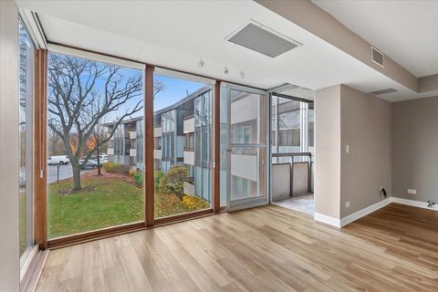 Tiny photo for 1301 N Western Avenue #211, Lake Forest, IL 60045 (MLS # 12520569)