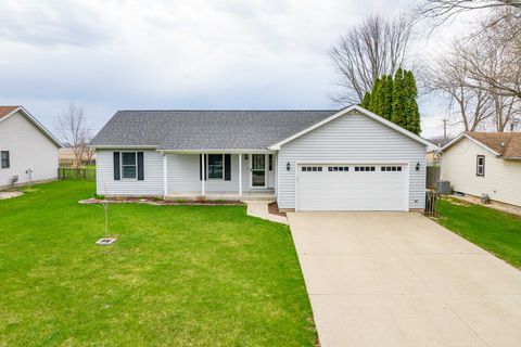 Tiny photo for 936 Suzy Street, Lake Holiday, IL 60548 (MLS # 12613831)