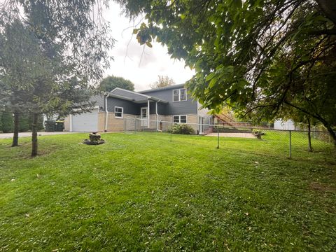 135 Lotus Drive Lakemoor IL 60051