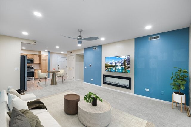 7081 W Touhy Avenue 607